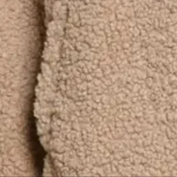 Hooded Teddy Bear Jacket
ALL IN FAVOR Size Large NWT - Picture 6 of 6